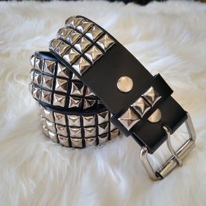 Hot topic studded belt size 38